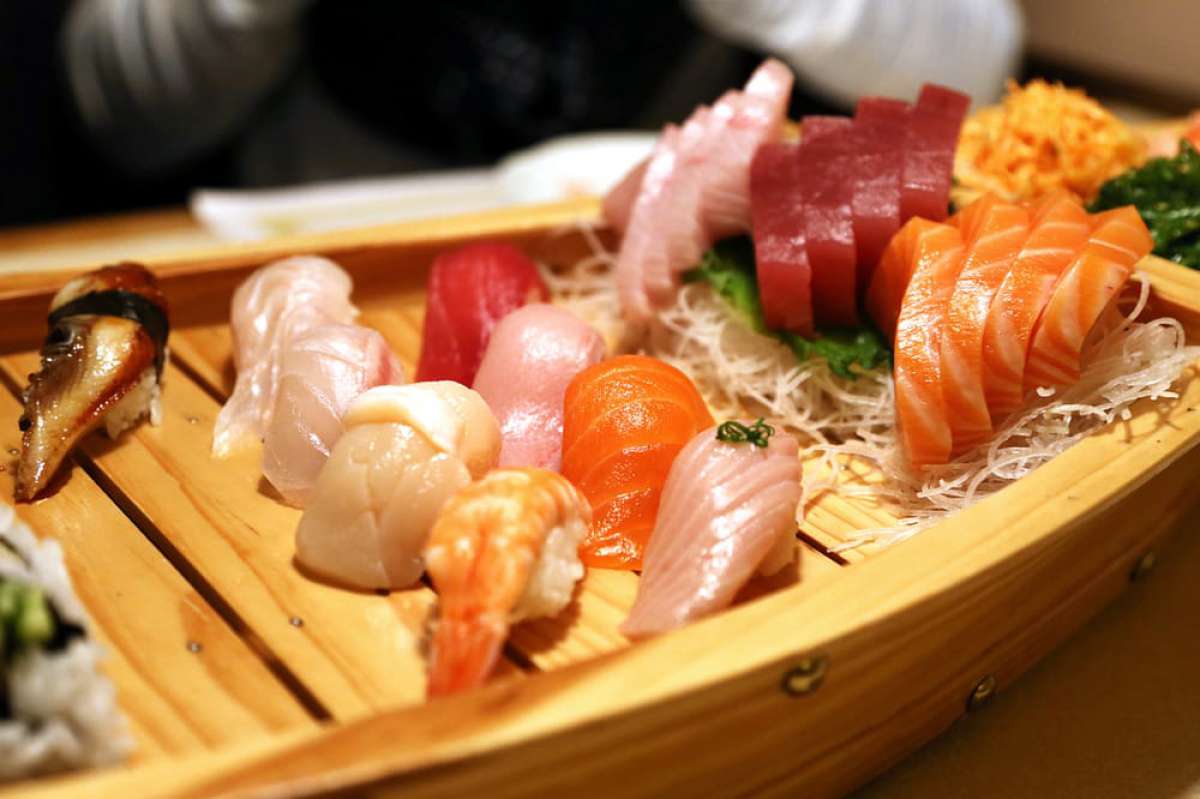 Kawa Sake Sushi Boat — photograph 3