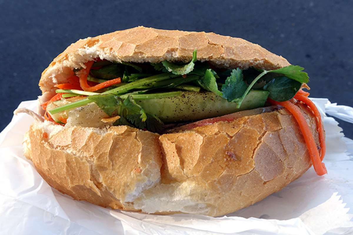 Lim's Hot Bread Eastwood — photograph 4