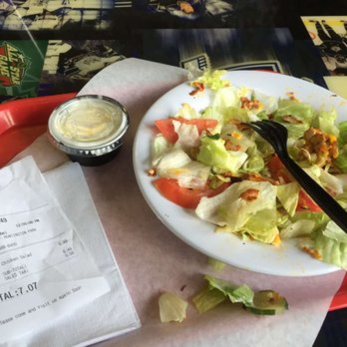 Tam's Super Burgers — photograph 8
