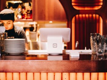 The Ultimate Guide to Choosing the Best POS System for Your Restaurant