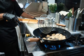 Buying Kitchen Utensils for Your Restaurant: 4 Things to Remember