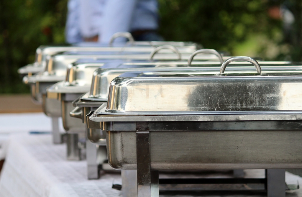 Chafing dishes