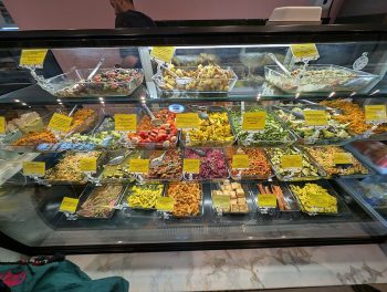 What Companies Should Ask Before Choosing a Corporate Food Service Provider
